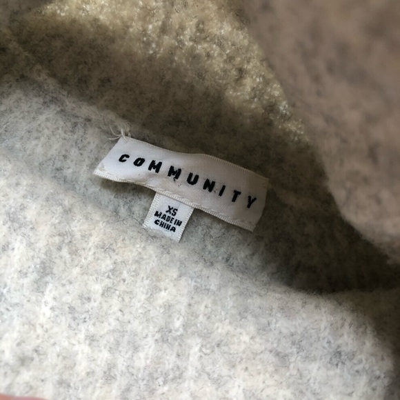 Community Topeka Sleeveless Turtleneck - Picture 6 of 8